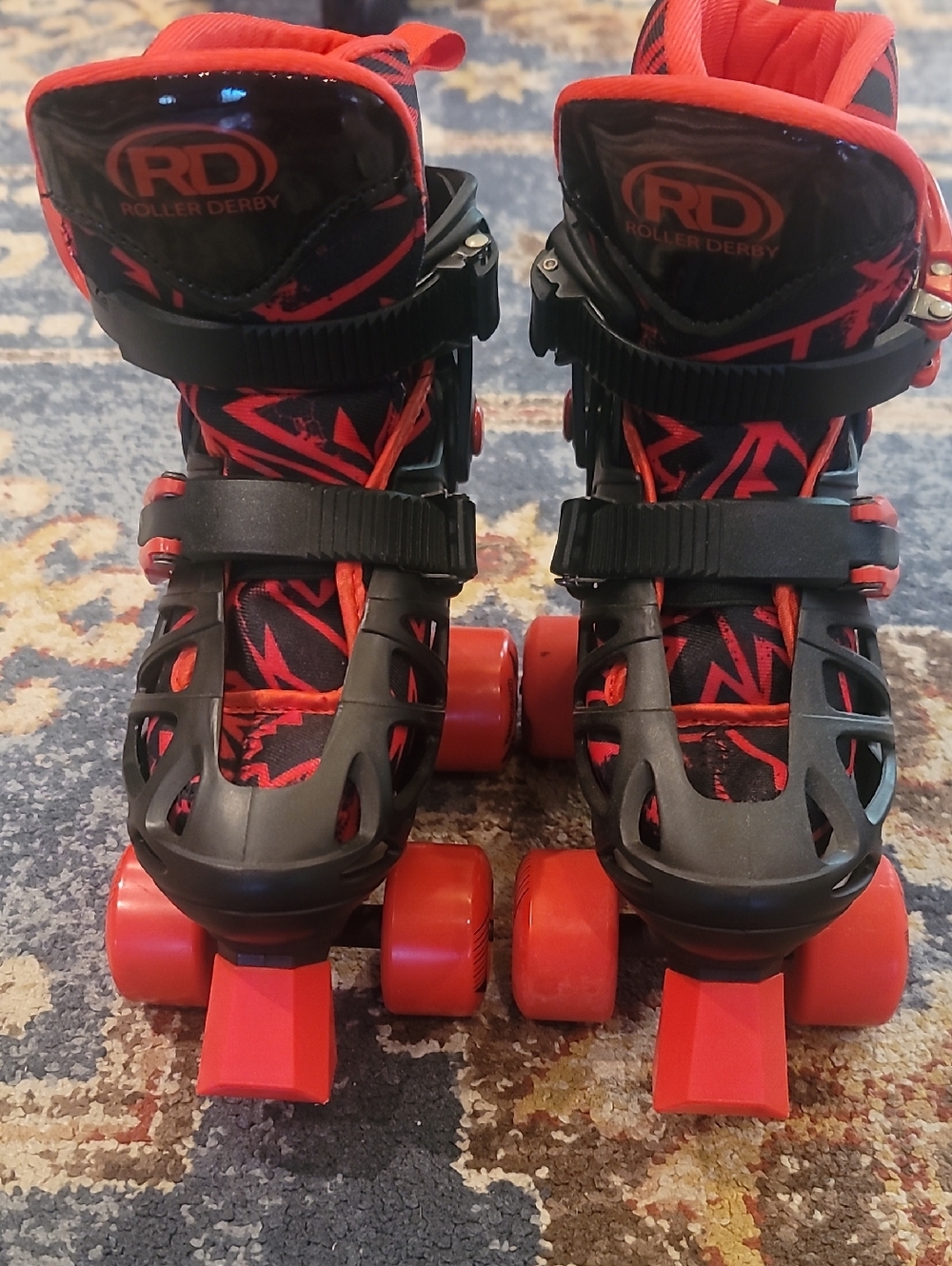 Kids Adjustable Roller Derby Rollerblades Fits Sizes 12 - 2 Never Used!
